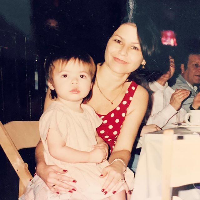 Miranda Cosgrove childhood pictures with her mother of 1995
