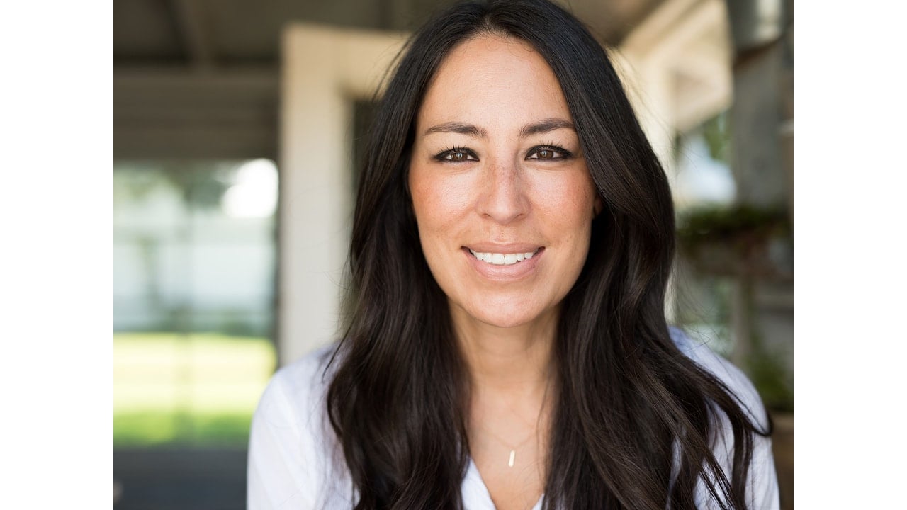 Joanna Gaines Wiki, Age, Bio-data, Net Worth, Husband, Facts & More