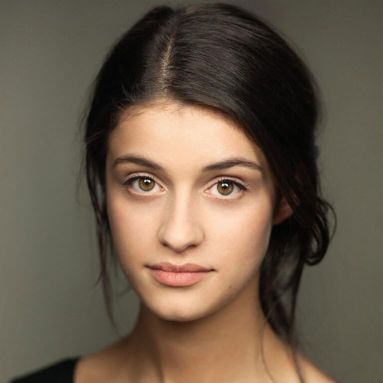 Height of actress Anya Chalotra