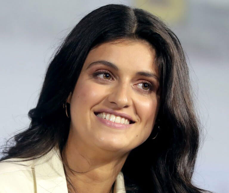 Anya Chalotra Wiki