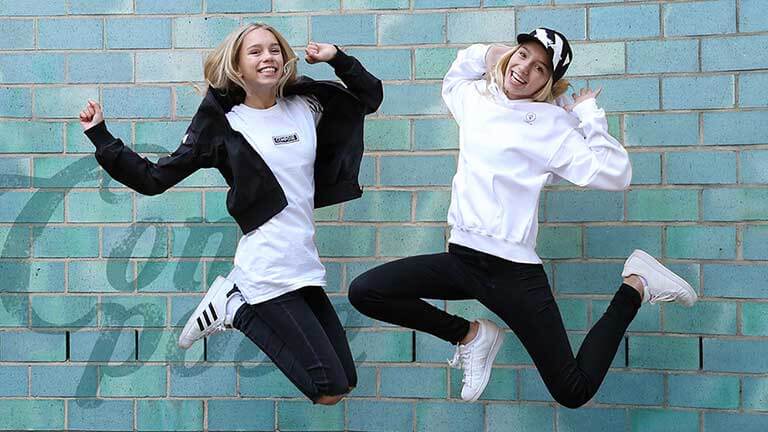 Lisa und Lena are identical twins